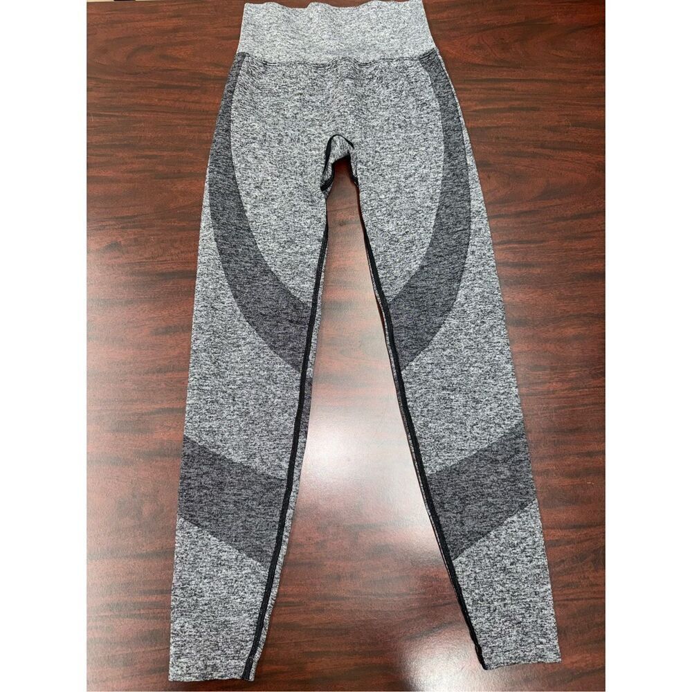 PINK Victoria’s Secret Active Grey Leggings Size X-Small
